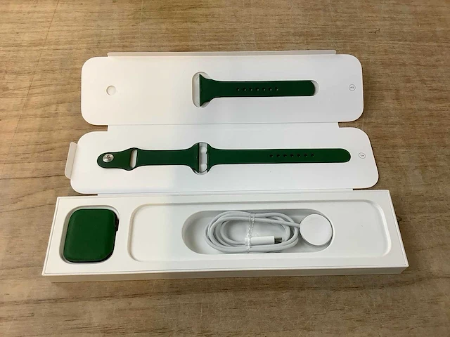 Apple - series 7 - smartwatch gps + green aluminium - afbeelding 4 van  7