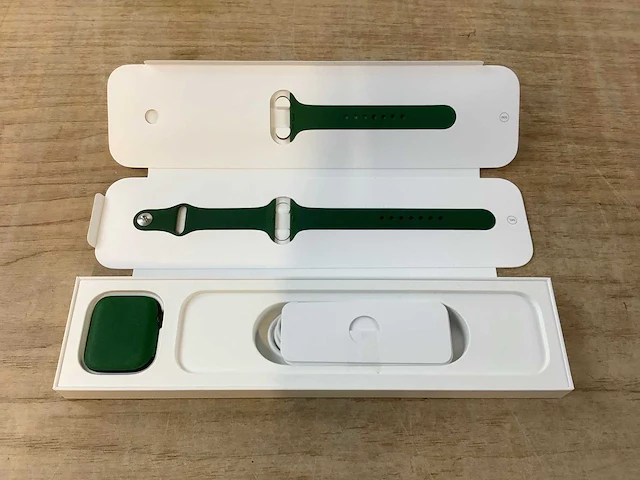 Apple - series 7 - smartwatch gps green aluminium - afbeelding 4 van  7