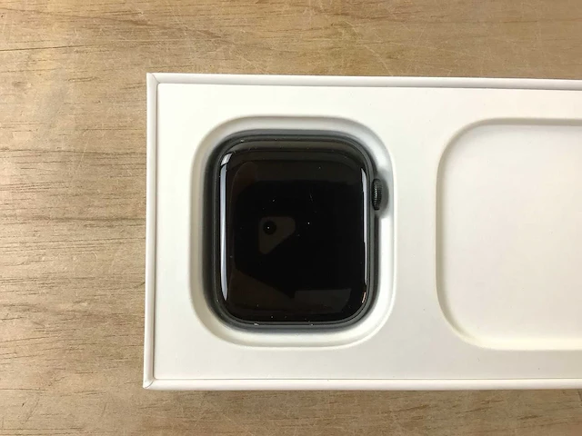Apple - series 7 - smartwatch gps green aluminium - afbeelding 5 van  7