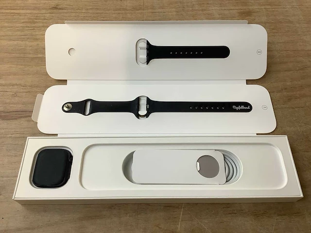Apple - series 7 - smartwatch gps midnight aluminium - afbeelding 4 van  7