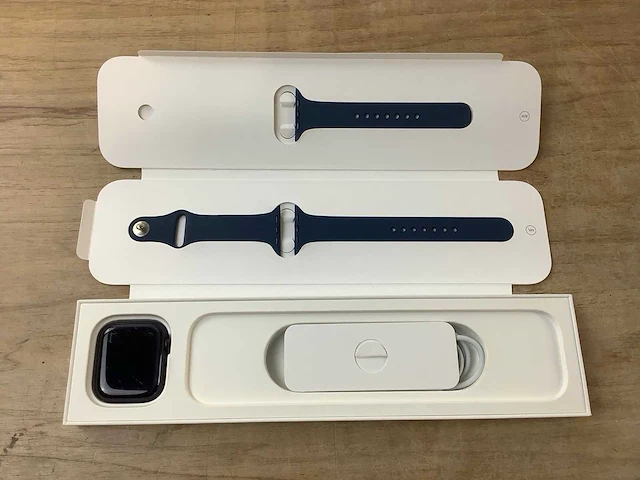 Apple - series 7 - smartwatch gps midnight aluminium - afbeelding 4 van  7