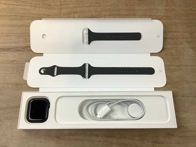 Apple - series 7 - smartwatch gps midnight aluminium - afbeelding 4 van  7