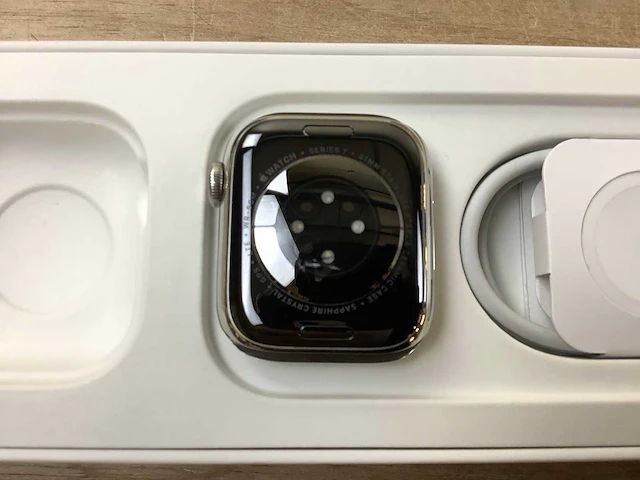 Apple - series 7 - smartwatch gps+ silver stainless steel - afbeelding 6 van  7