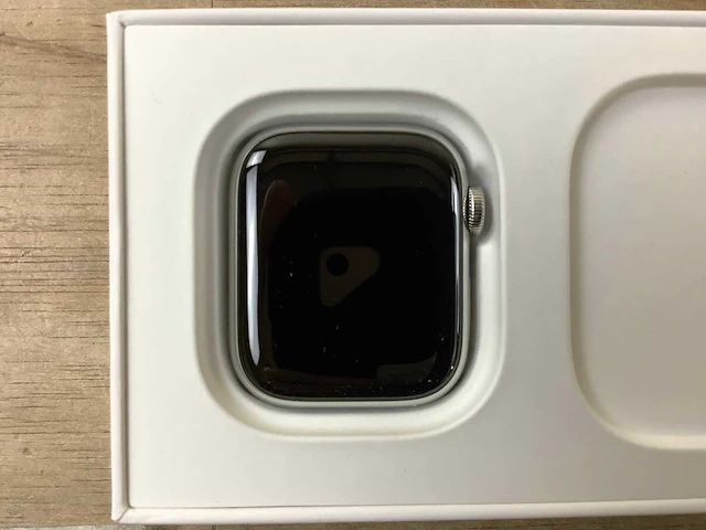Apple - series 7 - smartwatch gps+ silver stainless steel - afbeelding 5 van  7