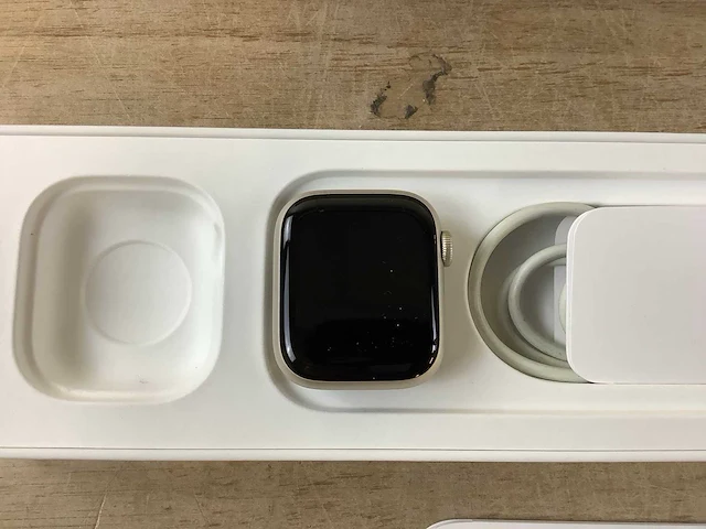 Apple - series 7 - smartwatch gps starlight aluminium - afbeelding 5 van  7