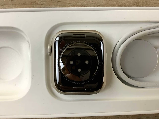 Apple - series 7 - smartwatch gps+ starlight aluminium - afbeelding 6 van  7