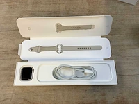 Apple - series 7 - smartwatch gps+ starlight aluminium - afbeelding 3 van  7