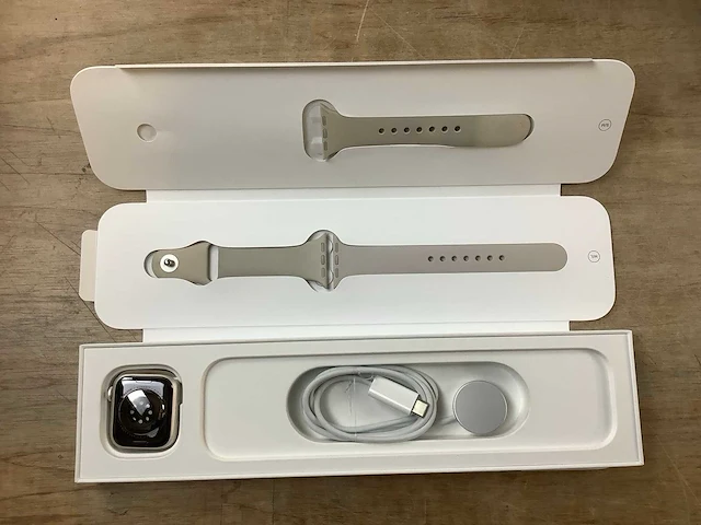 Apple - series 7 - smartwatch gps+ starlight aluminium - afbeelding 4 van  7
