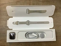 Apple - series 7 - smartwatch gps+ starlight aluminium - afbeelding 4 van  7