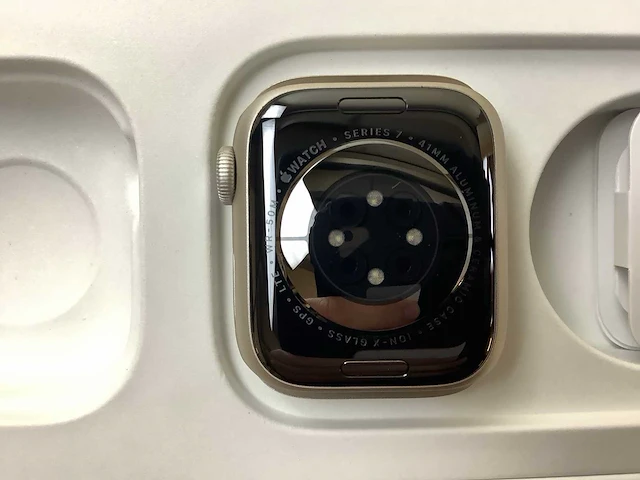 Apple - series 7 - smartwatch gps+ starlight aluminium - afbeelding 6 van  7
