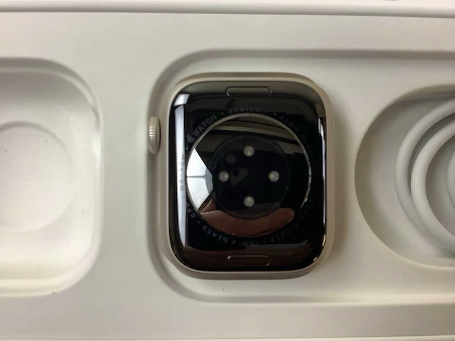 Apple - series 7 - smartwatch gps starlight aluminium - afbeelding 6 van  7