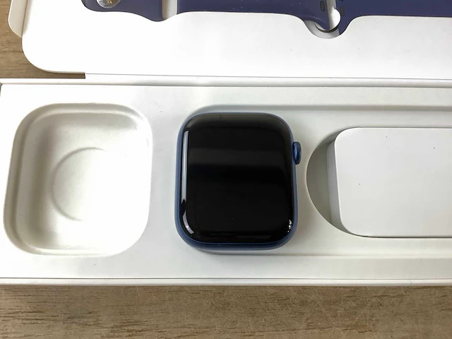 Apple - series 7- smartwatch gps blue aluminium - afbeelding 5 van  7