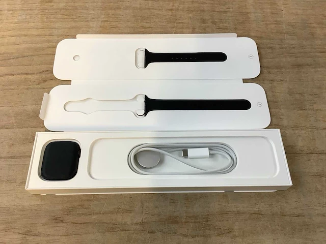 Apple - series 7- smartwatch gps+ midnight aluminium - afbeelding 4 van  7