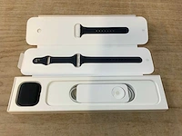 Apple - series 7- smartwatch gps midnight aluminium - afbeelding 4 van  7