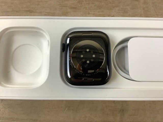 Apple - series 7- smartwatch gps midnight aluminium - afbeelding 6 van  7