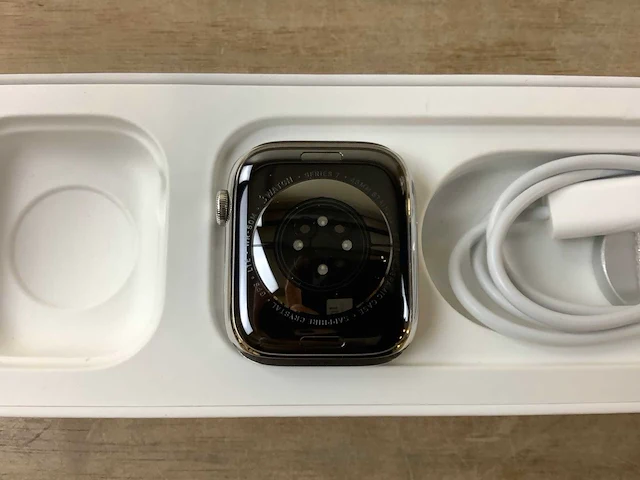 Apple - series 7- smartwatch gps+ silver stainless steel - afbeelding 5 van  5