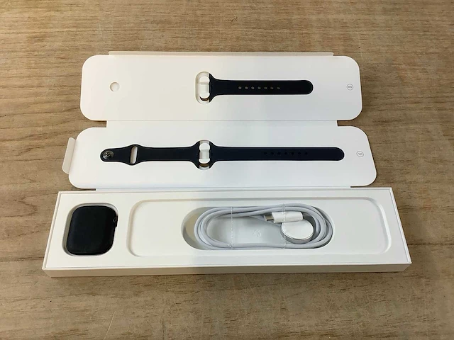 Apple - series 8 - smartwatch gps + midnight aluminium - afbeelding 4 van  7