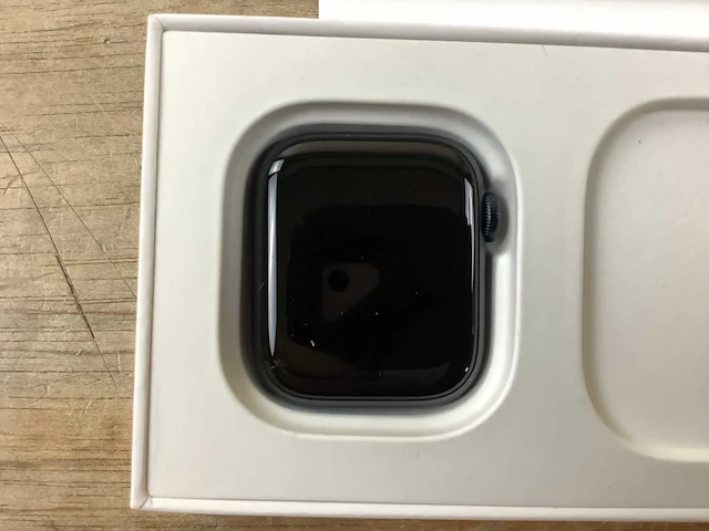 Apple - series 8 - smartwatch gps + midnight aluminium - afbeelding 5 van  7