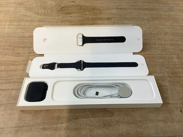 Apple - series 8 - smartwatch gps midnight aluminium - afbeelding 4 van  7