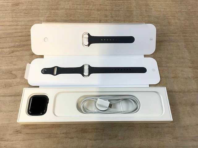Apple - series 8 - smartwatch gps midnight aluminium - afbeelding 4 van  7
