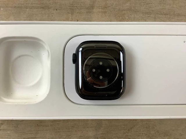 Apple - series 8 - smartwatch gps midnight aluminium - afbeelding 6 van  7