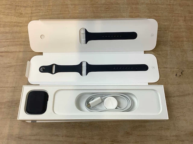 Apple - series 8 - smartwatch gps midnight aluminium - afbeelding 4 van  7