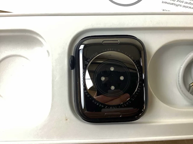Apple - series 8 - smartwatch gps midnight aluminium - afbeelding 6 van  7
