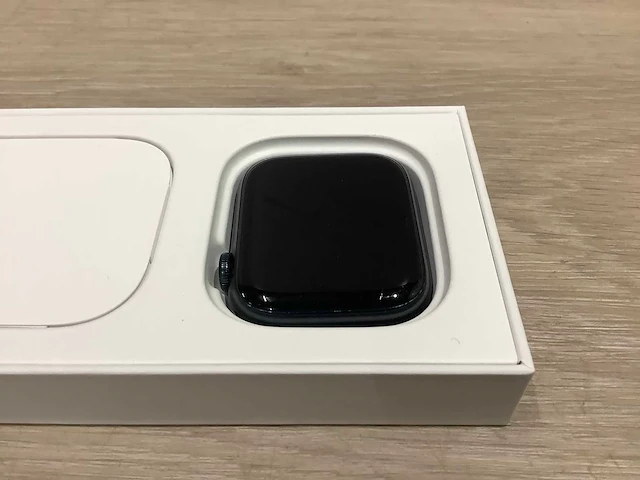 Apple - series 8 - smartwatch gps midnight aluminium - afbeelding 5 van  7