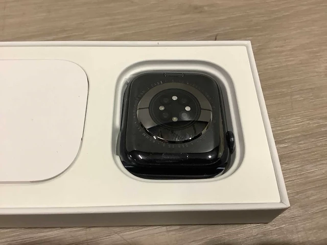 Apple - series 8 - smartwatch gps midnight aluminium - afbeelding 6 van  7