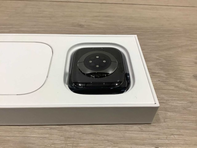 Apple - series 8 - smartwatch gps midnight aluminium - afbeelding 6 van  7