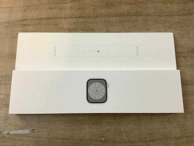 Apple - series 8 - smartwatch gps silver aluminium - afbeelding 3 van  7