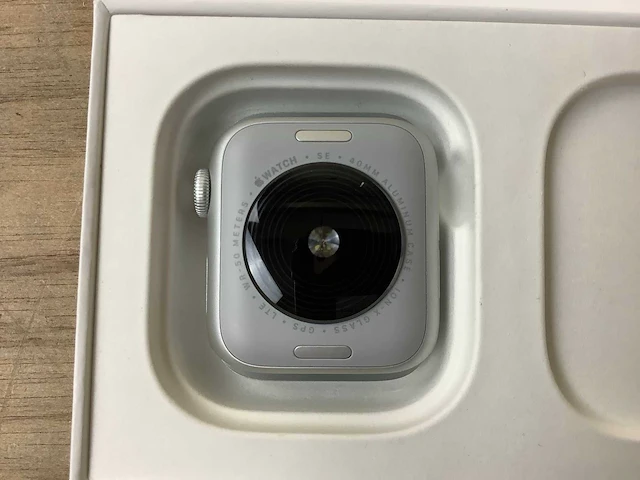 Apple - series 8 - smartwatch gps+ silver stainless steel - afbeelding 6 van  7