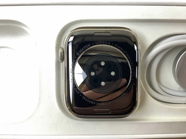 Apple - series 8 - smartwatch gps+ silver stainless steel - afbeelding 6 van  7