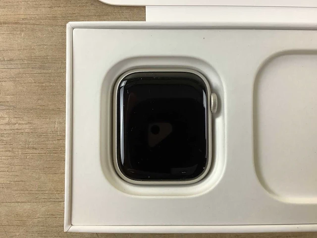Apple - series 8 - smartwatch gps starlight aluminium - afbeelding 5 van  7