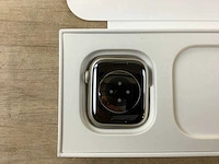 Apple - series 8 - smartwatch gps starlight aluminium - afbeelding 6 van  7