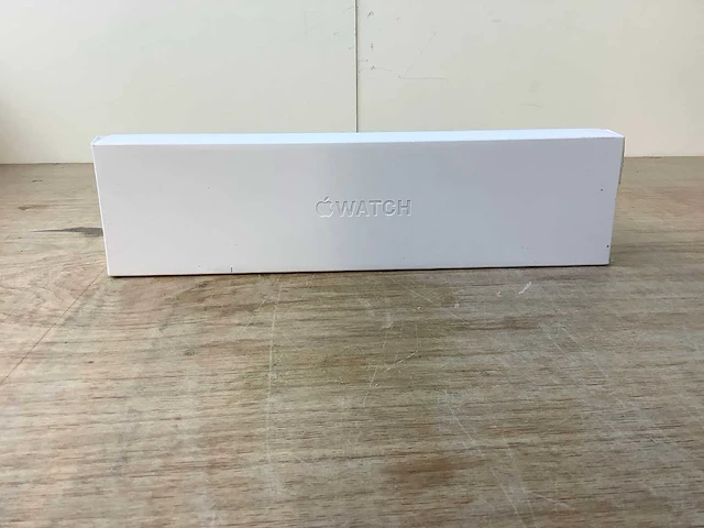 Apple - series 8 - smartwatch gps starlight aluminium - afbeelding 2 van  7
