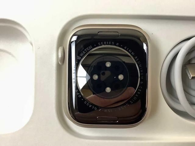 Apple - series 8 - smartwatch gps starlight aluminium - afbeelding 6 van  7