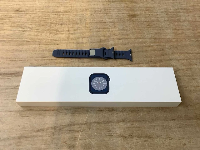 Apple - series 8- smartwatch gps midnight aluminium - afbeelding 3 van  7