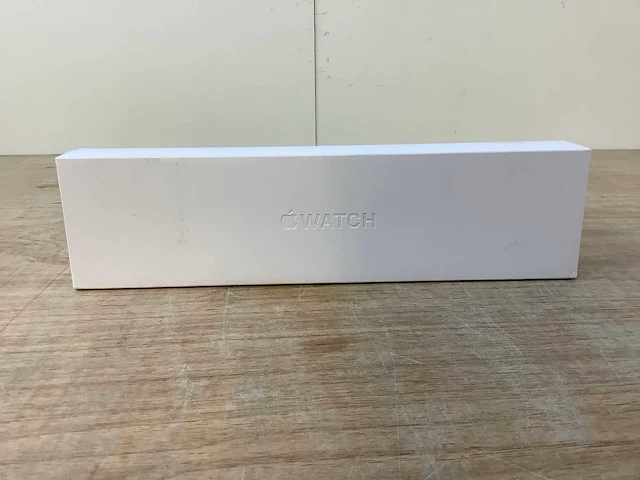 Apple - series 8- smartwatch gps silver aluminium - afbeelding 2 van  7