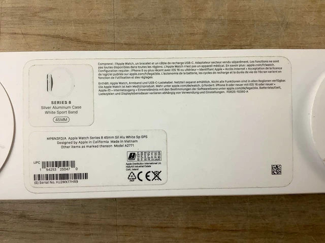 Apple - series 8- smartwatch gps silver aluminium - afbeelding 7 van  7