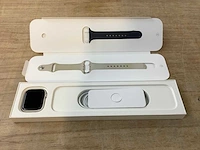 Apple - series 8- smartwatch gps starlight aluminium - afbeelding 3 van  6