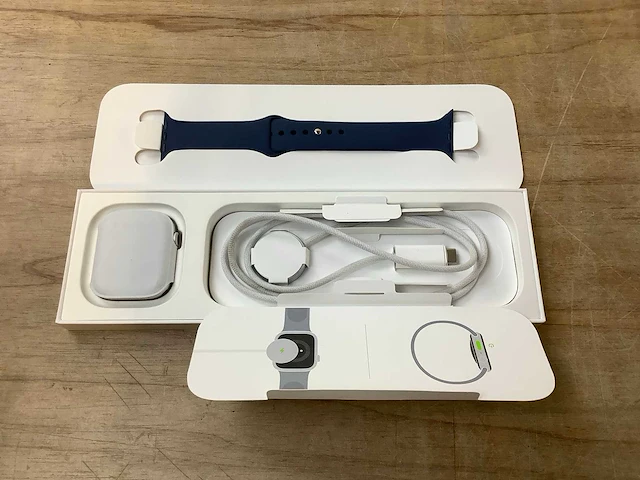 Apple - series 9- smartwatch gps silver aluminium - afbeelding 4 van  7