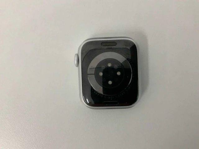 Apple - watch 6 gps 40mm aluminium silver with white sport band mg283nf/a - afbeelding 2 van  2