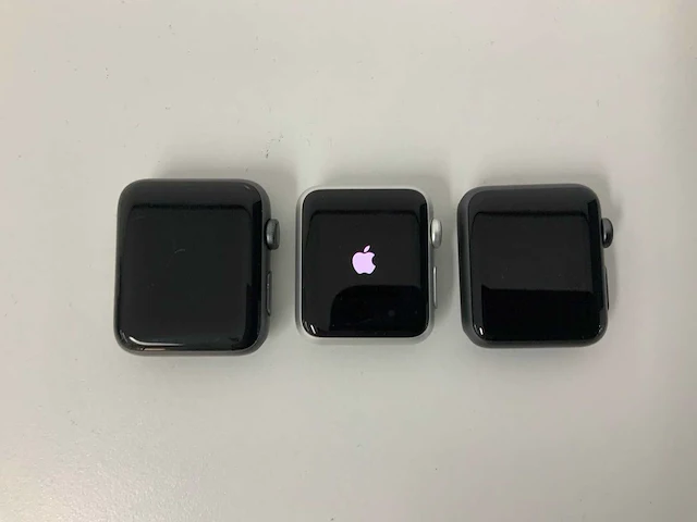 Apple - watch series 1 38mm, series 2 nike+ 42mm & 7000 series 38mm (3x) - afbeelding 1 van  2