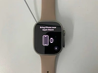 Apple - watch ultra 49mm gps+cellular natural titanium with walnut wristband - afbeelding 2 van  5