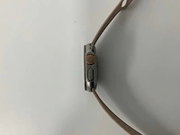 Apple - watch ultra 49mm gps+cellular natural titanium with walnut wristband - afbeelding 4 van  5