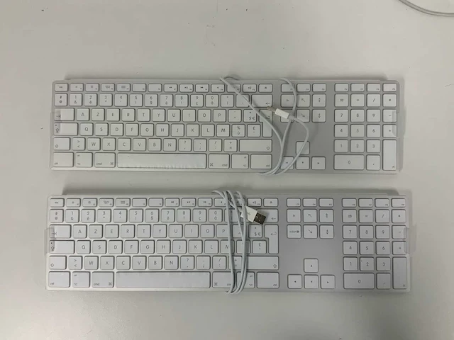 Apple - wired usb magic azerty keyboard with numpad (2x) - afbeelding 1 van  2