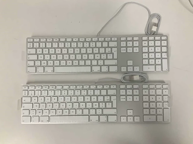 Apple - wired usb magic azerty keyboard with numpad (2x) - afbeelding 1 van  2