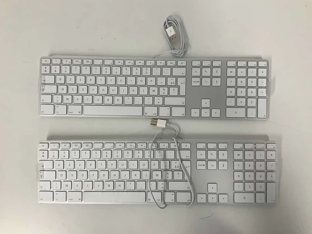 Apple - wired usb magic azerty keyboard with numpad (2x) - afbeelding 1 van  2