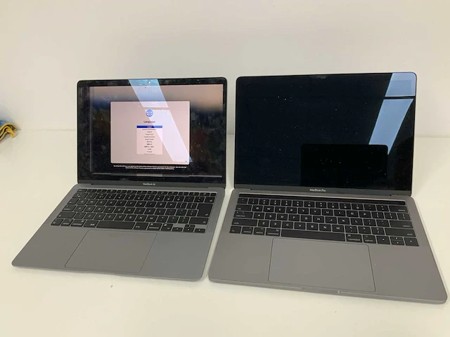 Apple 13-inch macbook air m1 a2337 & 13-inch macbook pro a1706 (2x) - afbeelding 1 van  4